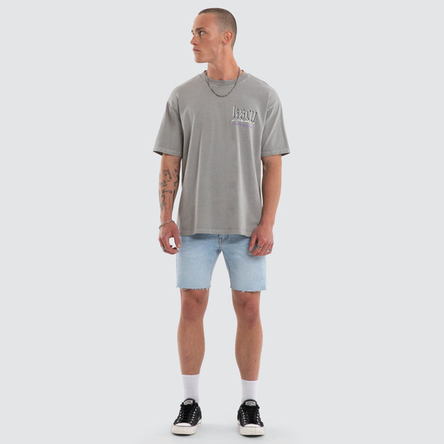 Model wears Absolute Box Fit Tee Pigment Alloy T-Shirts Grey – image 2