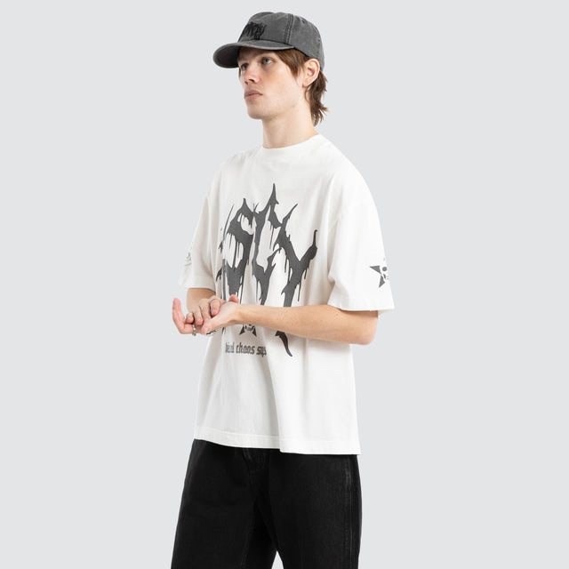 Model wears Nadal Street Tee Natural White T-Shirts White – image 3