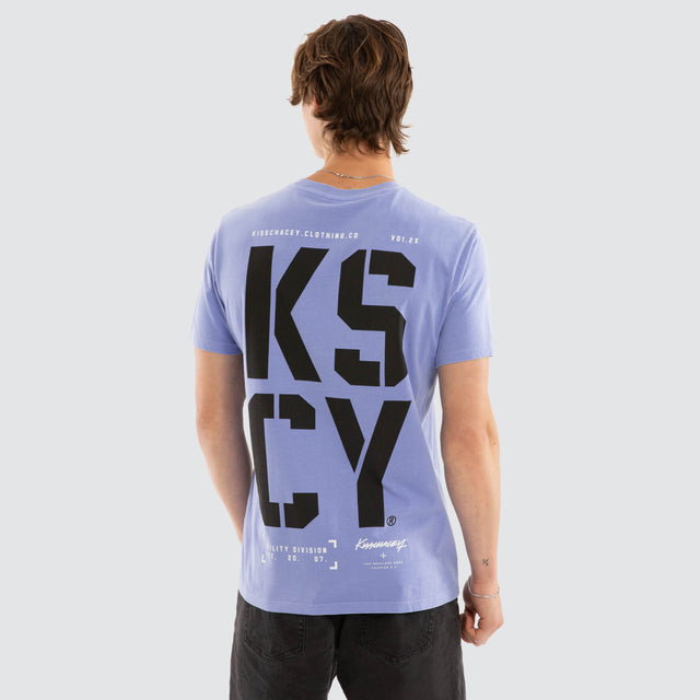 Model wears Utility Standard Tee Pigment Purple Trumpet T-Shirts Purple – image 1