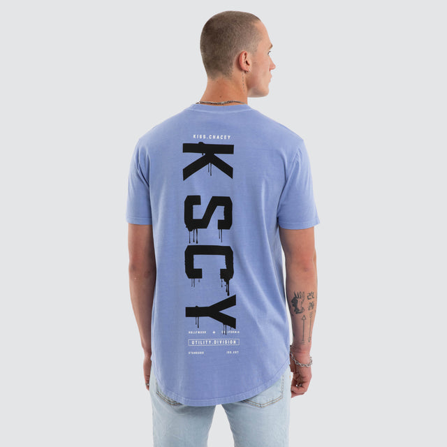 Model wears Division Dual Curved Tee Pigment Paloma T-Shirts Grey – image 1