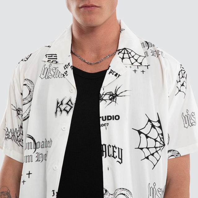Model wears Coffin Relaxed SS Shirt White Print Short Sleeve Shirts White – image 4