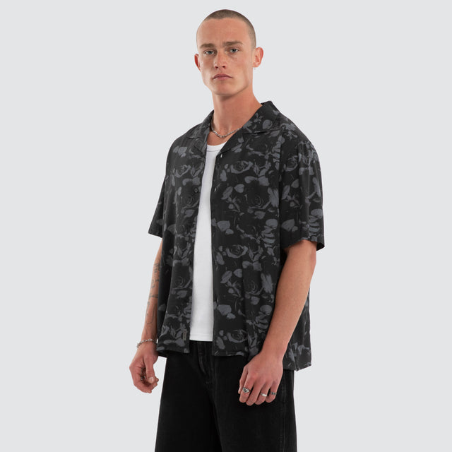 Model wears Thorn Button Up Shirt Black Print Long Sleeve Shirts Black – image 3