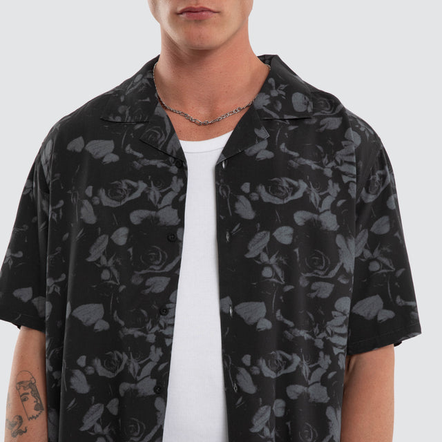 Model wears Thorn Button Up Shirt Black Print Long Sleeve Shirts Black – image 4