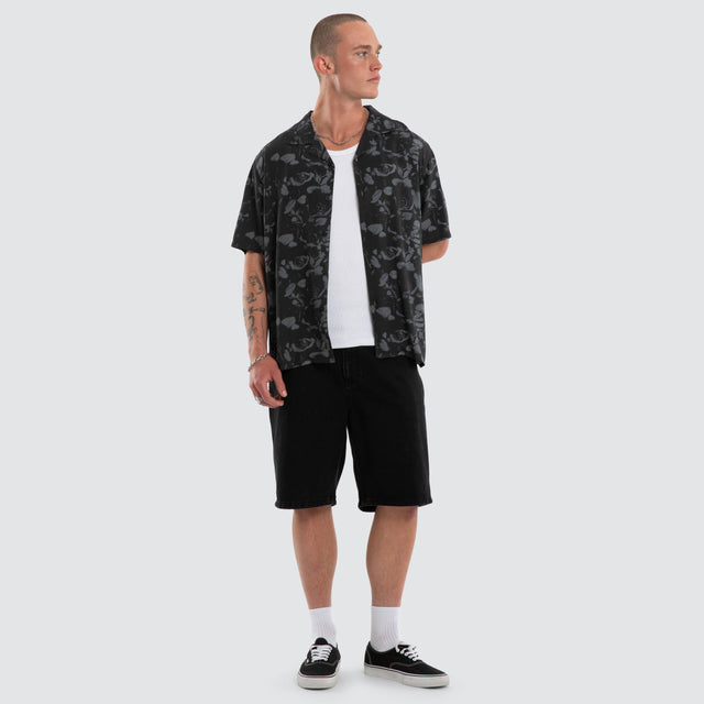 Model wears Thorn Button Up Shirt Black Print Long Sleeve Shirts Black – image 5