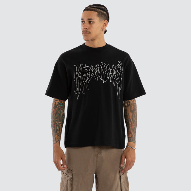 Model wears Scyth Loopback Street Tee Jet Black T-Shirts Black – image 1