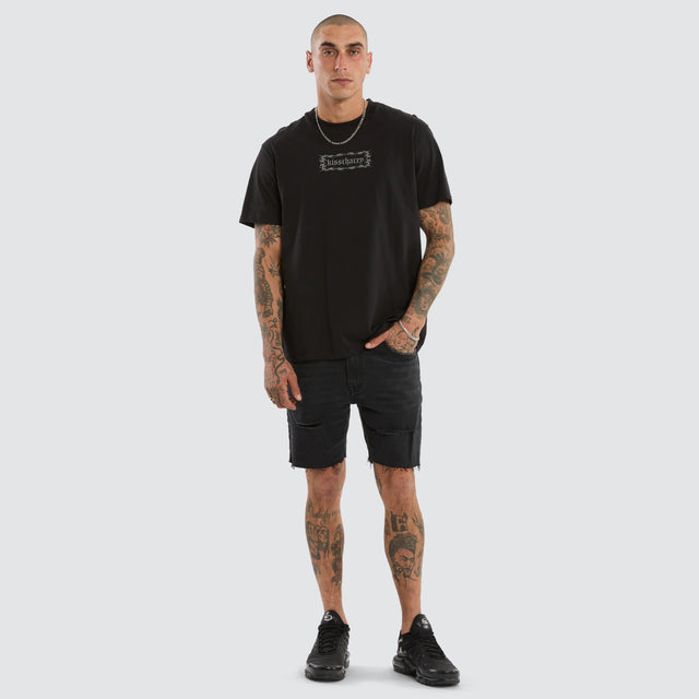Model wears Saviour Relaxed Tee Jet Black T-Shirts Black – image 5