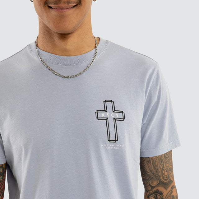 Model wears Sanctus Dual Curved Tee Pigment Lavender T-Shirts Purple – image 4