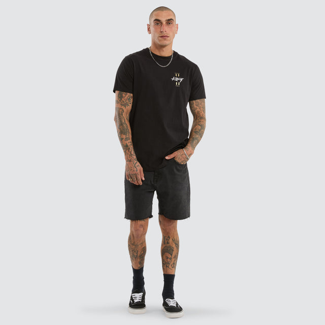 Model wears Stride Dual Curved Tee Jet Black T-Shirts Black – image 2