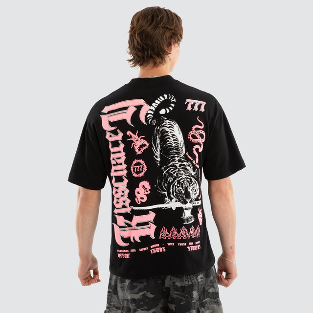 Model wears Zion Street Tee Jet Black T-Shirts Black – image 1