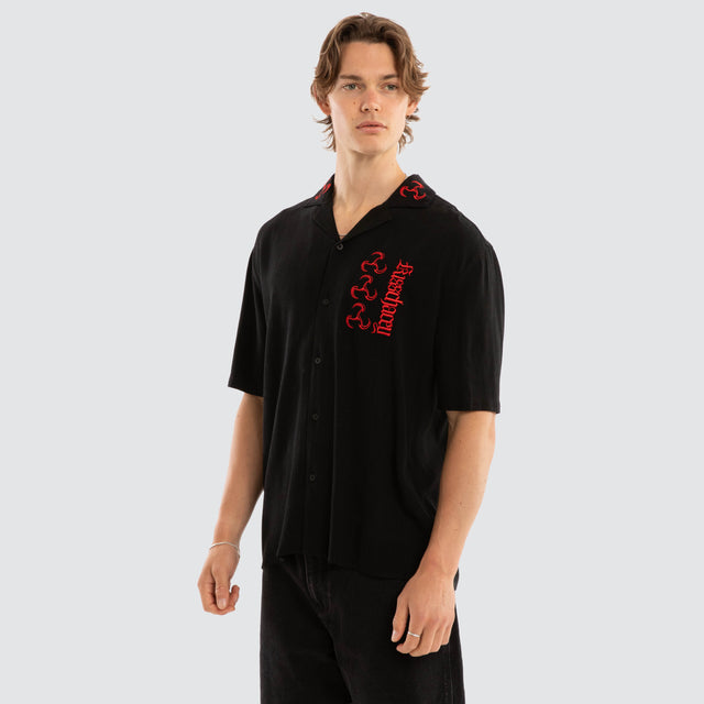 Model wears Shadowrun SS Button Up Shirt Jet Black Short Sleeve Shirts Black – image 3
