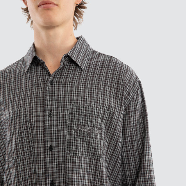 Model wears Devotion Casual Long Sleeve Shirt Black Check Long Sleeve Shirts Black – image 4