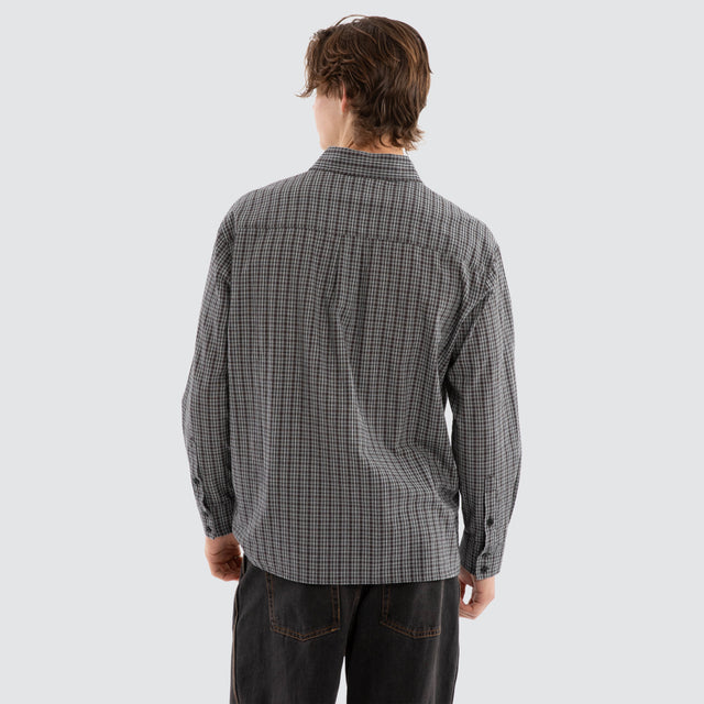 Model wears Devotion Casual Long Sleeve Shirt Black Check Long Sleeve Shirts Black – image 5