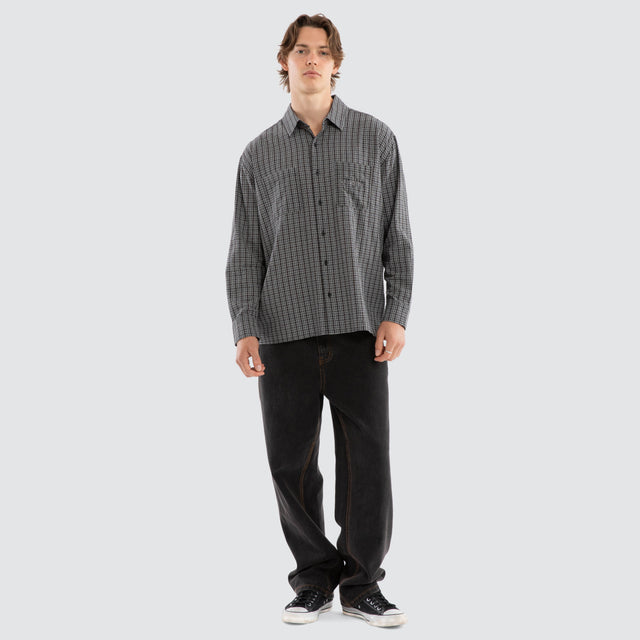 Model wears Devotion Casual Long Sleeve Shirt Black Check Long Sleeve Shirts Black – image 3