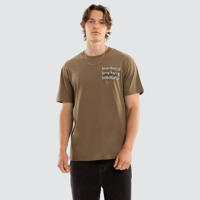 Model wears Fierce Relaxed Tee Military T-Shirts Brown – image 5