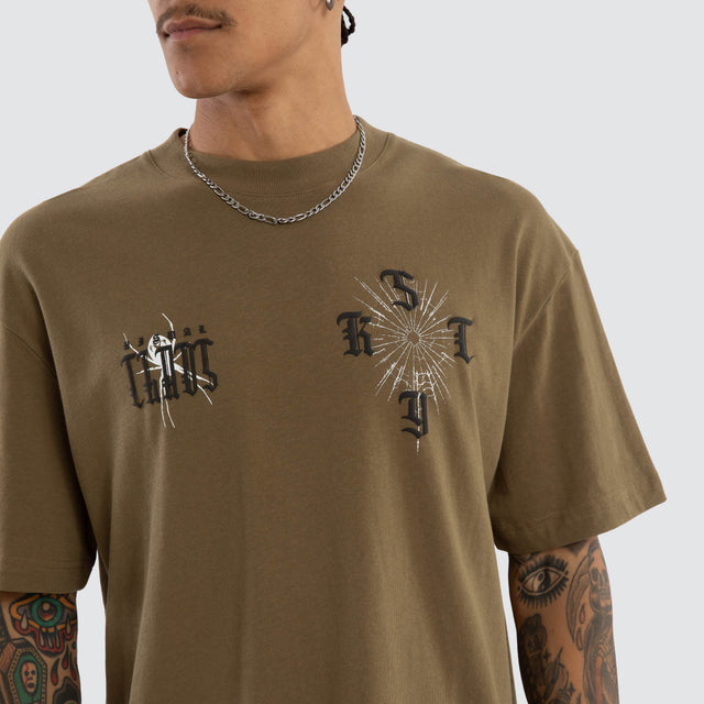 Model wears Anointed Street Tee Military T-Shirts Brown – image 4