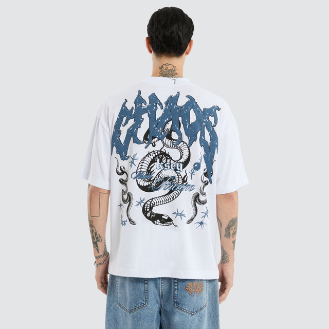 Model wears Clusters Street Tee Optical White T-Shirts White – image 1