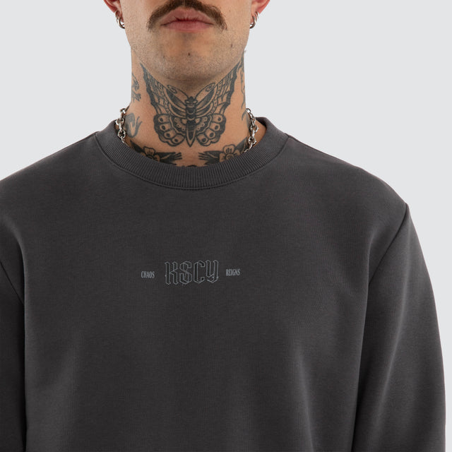 Model wears Insurgence Dual Curved Sweater Asphalt Jumpers Grey – image 4