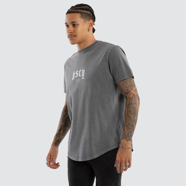 Model wears Winged Dual Curved Tee Pigment Smoked Pearl T-Shirts Grey – image 5