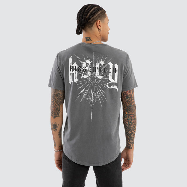 Model wears Winged Dual Curved Tee Pigment Smoked Pearl T-Shirts Grey – image 1