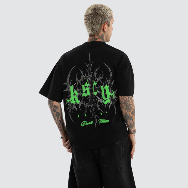 Model wears Sawtooth Street Tee Jet Black T-Shirts Black – image 1