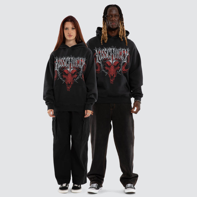 Model wears Scratch Oversized Hoodie Pigment Anthracite Hoodies Black – image 5