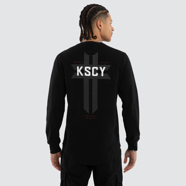 Model wears Mortal Cape Back Long Sleeve Tee Jet Black Longsleeve T-Shirts Black – image 1