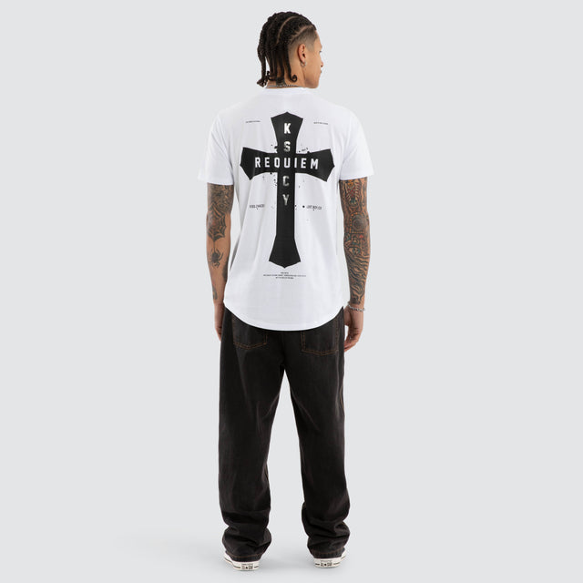 Model wears Requiem Dual Curved Tee Optical White T-Shirts White – image 5