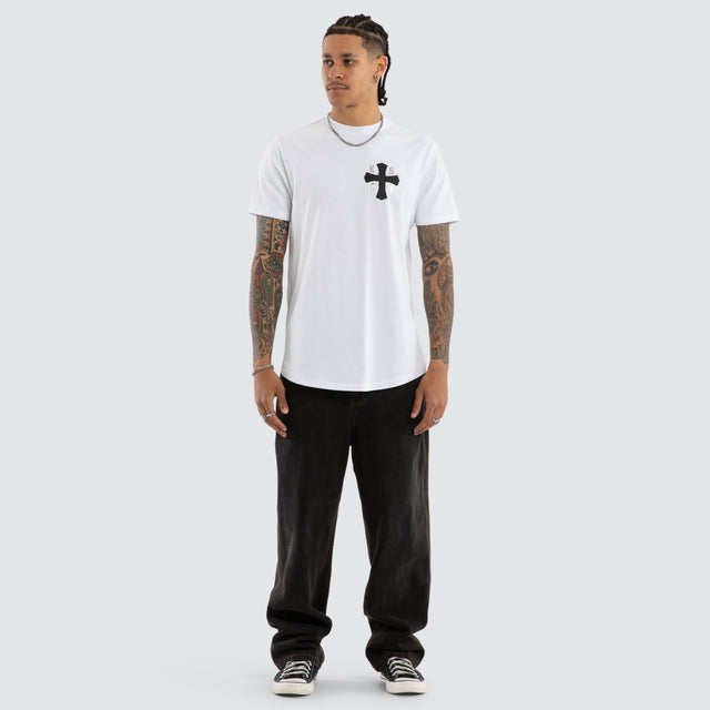Model wears Requiem Dual Curved Tee Optical White T-Shirts White – image 2