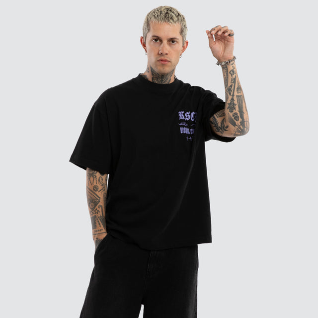 Model wears Mamba Street Tee Anthracite Black T-Shirts Black – image 5