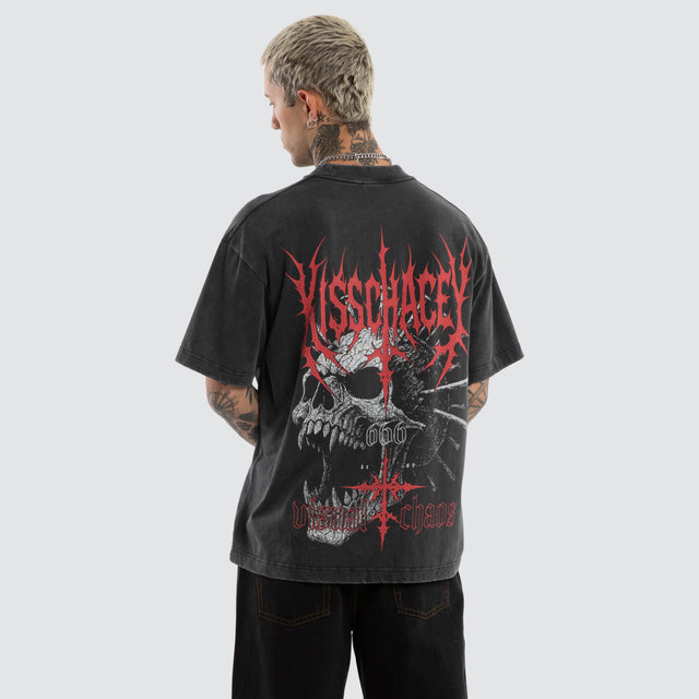 Model wears Mythic Street Tee Snow Anthracite T-Shirts Black – image 3