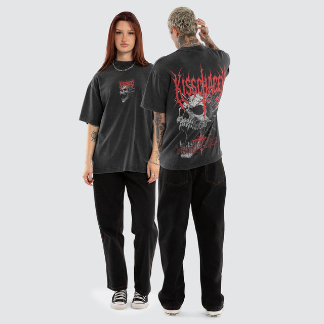 Model wears Mythic Street Tee Snow Anthracite T-Shirts Black – image 2