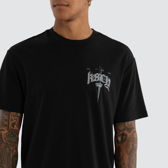 Model wears Immersion Relaxed Tee Jet Black T-Shirts Black – image 4