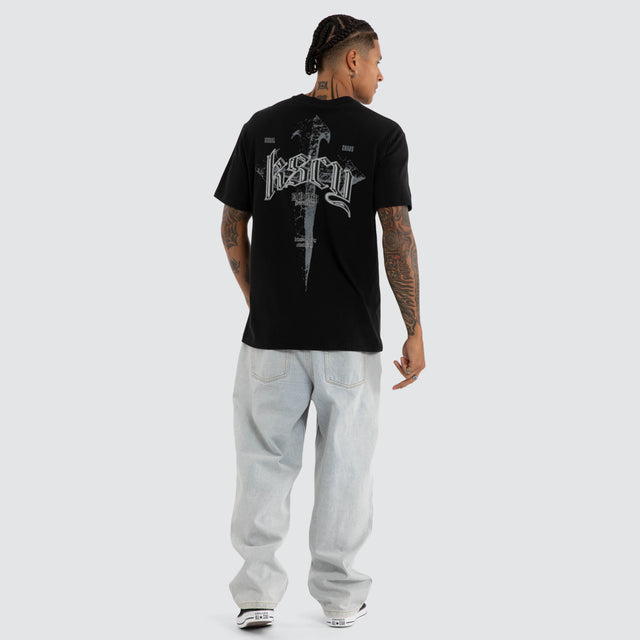 Model wears Immersion Relaxed Tee Jet Black T-Shirts Black – image 5