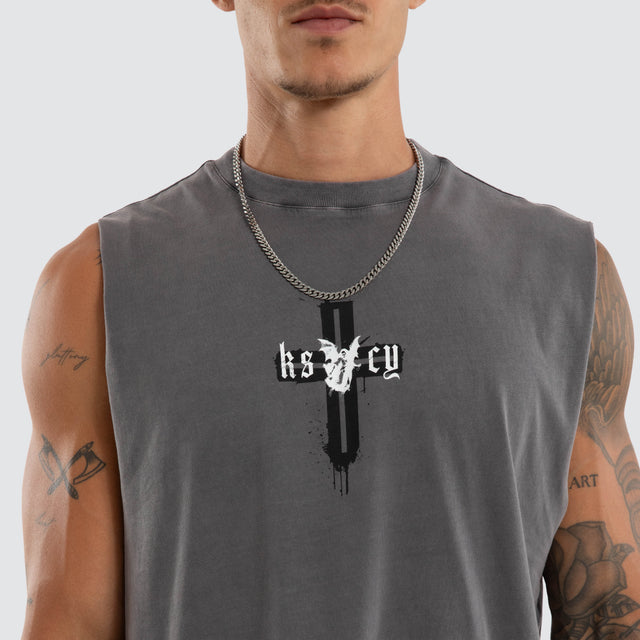 Model wears Infernal Relaxed Fit Muscle Pigment Charcoal Muscle Tees Grey – image 4