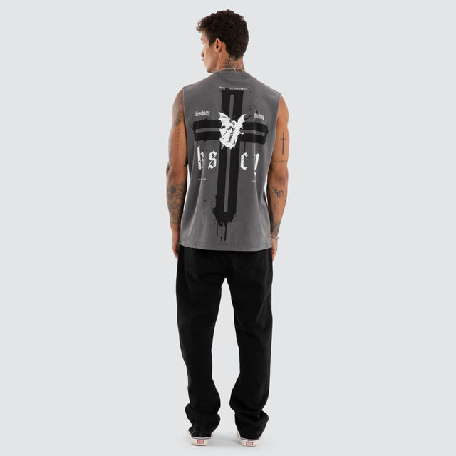 Model wears Infernal Relaxed Fit Muscle Pigment Charcoal Muscle Tees Grey – image 5