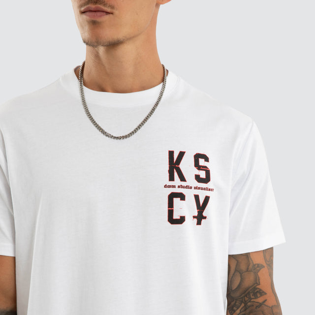 Model wears Erosion Dual Curved Tee Optical White T-Shirts White – image 4