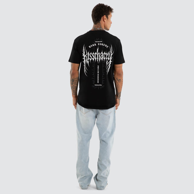 Model wears Sustain Dual Curved Tee Jet Black T-Shirts Black – image 5