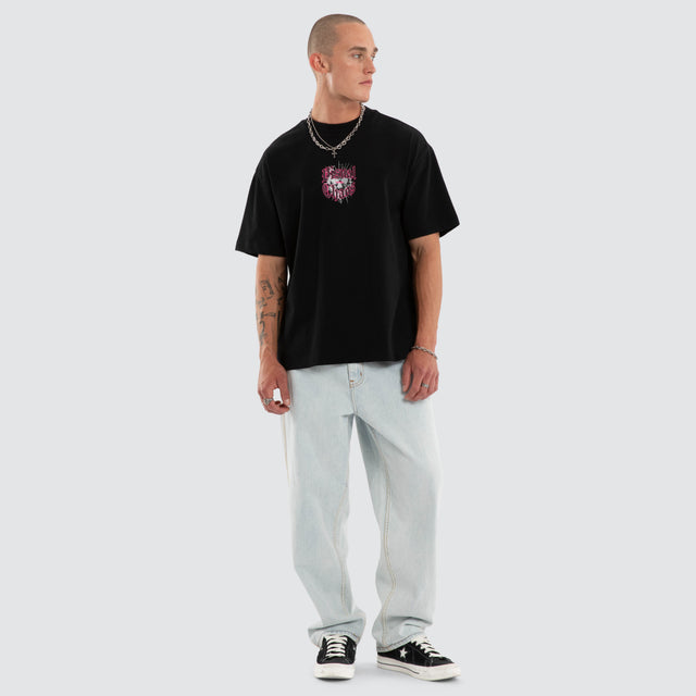 Model wears Choral Street Tee Jet Black T-Shirts Black – image 5