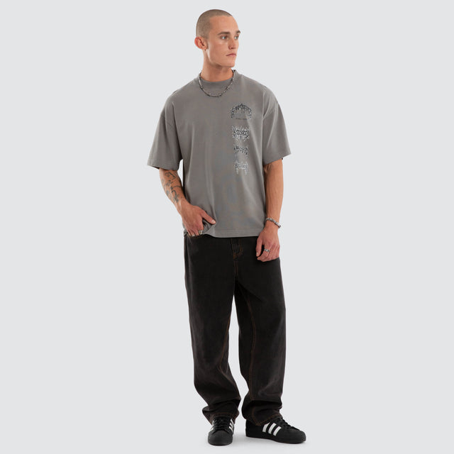 Model wears Forgiveness Street Tee Steel Grey T-Shirts Grey – image 2