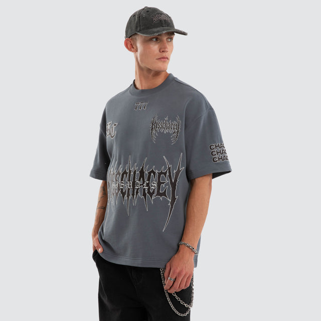 Model wears Abrasion Loopback Street Tee Stormy Weather T-Shirts Grey – image 3