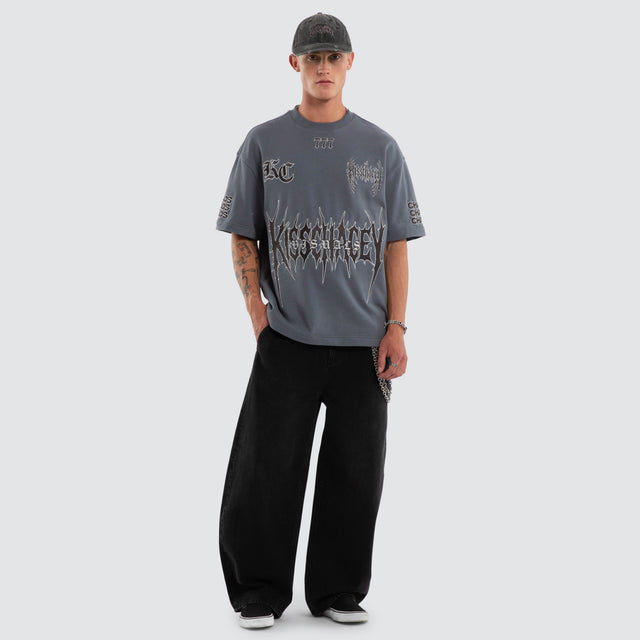 Model wears Abrasion Loopback Street Tee Stormy Weather T-Shirts Grey – image 5