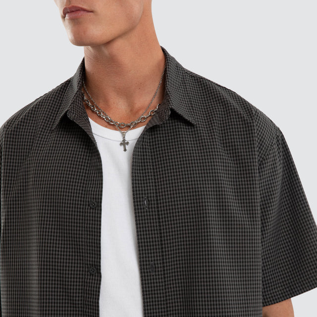 Model wears Pulse SS Shirt Grey Check Short Sleeve Shirts Grey – image 6