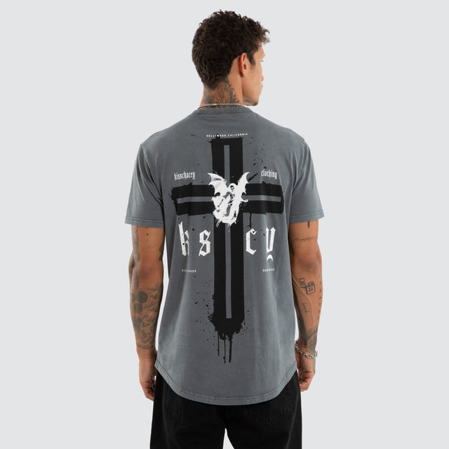 Model wears Ethereal Dual Curved Tee Pigment Dark Slate T-Shirts Grey – image 3