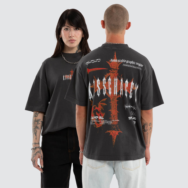 Model wears Cathartic Street Tee Pigment Black T-Shirts Black – image 1