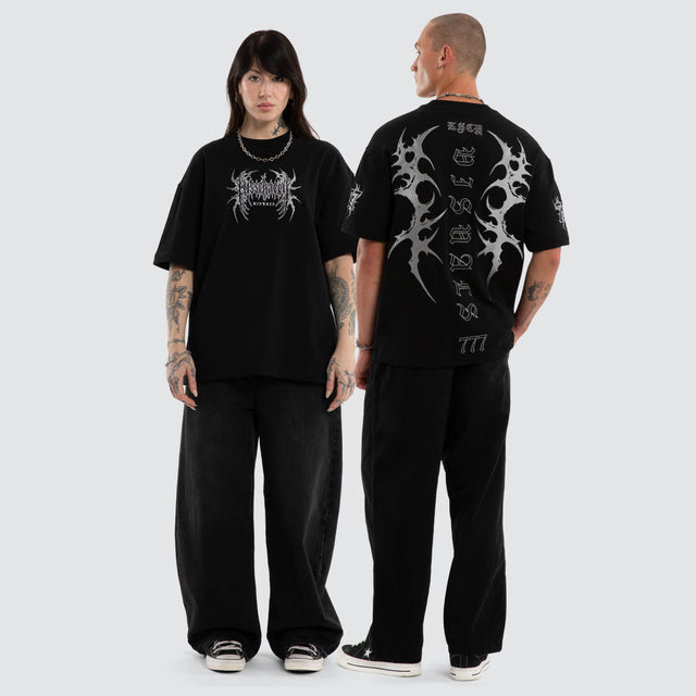 Model wears Threshold Loopback Street Tee Jet Black T-Shirts Black – image 2