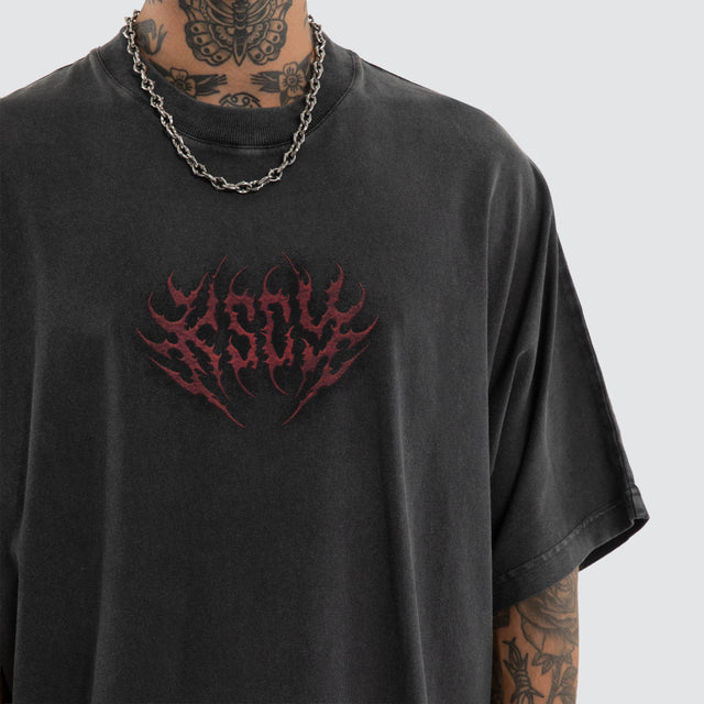 Model wears Valhalla Batwing Tee Pigment Black T-Shirts Black – image 4