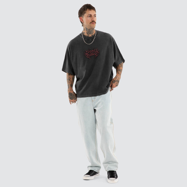 Model wears Valhalla Batwing Tee Pigment Black T-Shirts Black – image 5