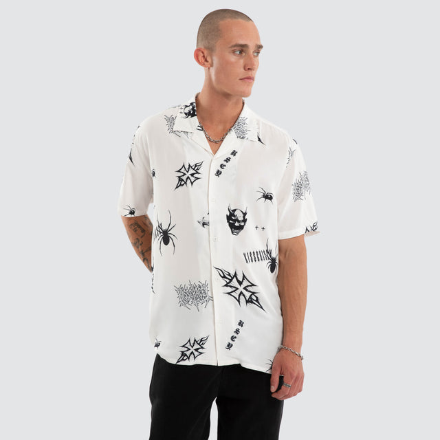 Model wears Torrent SS Resort Shirt White Print Short Sleeve Shirts White – image 1
