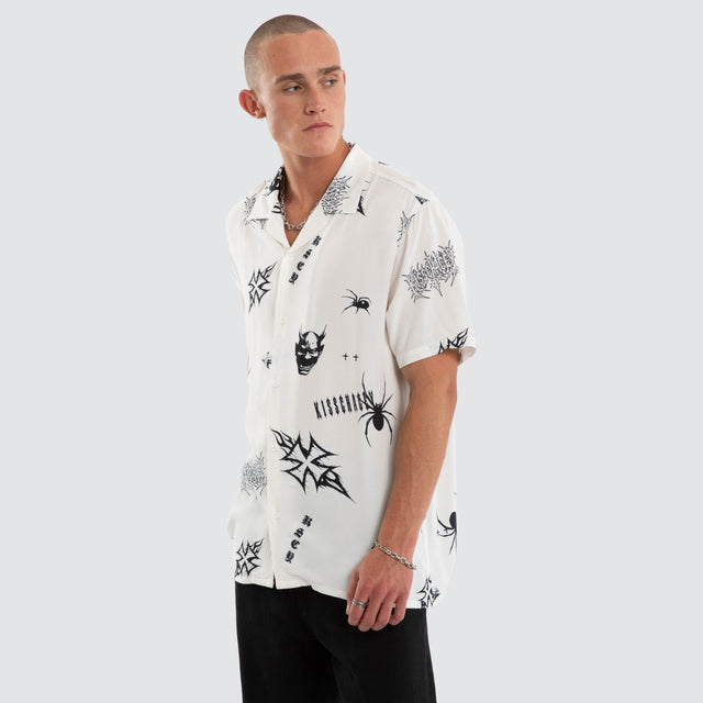 Model wears Torrent SS Resort Shirt White Print Short Sleeve Shirts White – image 2