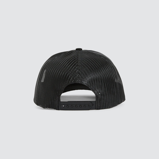 Model wears Scope Trucker Cap Jet Black Caps Black – image 4